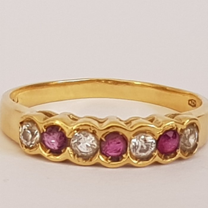 Preview of the first image of 18 kt. Gold, Yellow gold - Ring Diamond - Rubies.