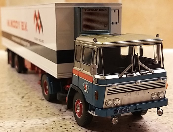Image 2 of WSI - 1:50 - DAF F2600 - tractor with refrigerated trailer "M. Mooy B.V."