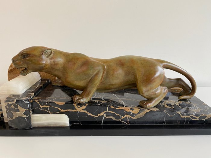 Image 3 of Guy Dèbe - Large Art Deco sculpture of a creeping panther