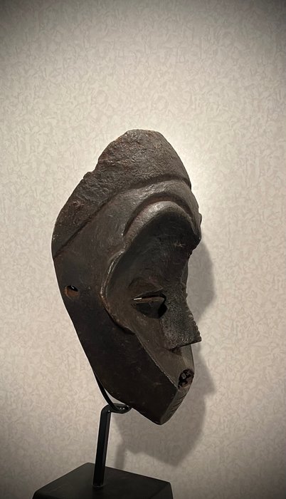 Masker – Hout, ijzer, kleur pigment – Ceremonieel Masker – Hout – Ngbaka – DR Congo – Bwaka – DR Congo
