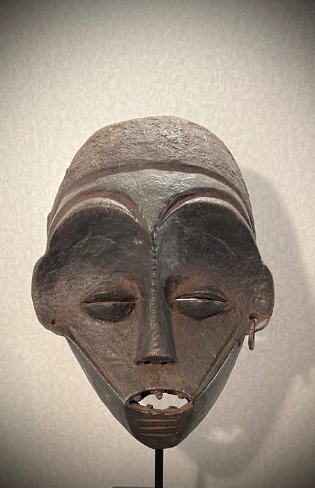 Masker – Hout, ijzer, kleur pigment – Ceremonieel Masker – Hout – Ngbaka – DR Congo – Bwaka – DR Congo