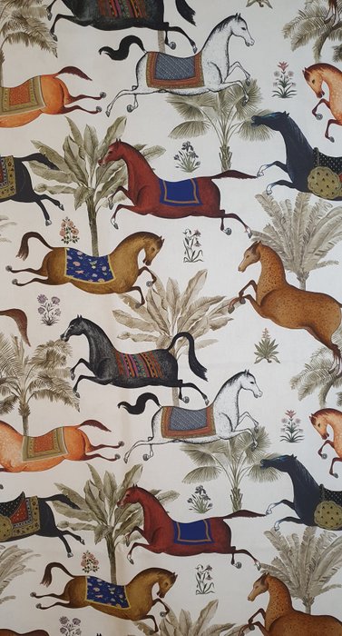 Exklusiver orientalischer Stoff von Artmaison mit laufenden Pferden – 300 x 280 cm – weißer - Stoff  - 300 cm - 280 cm