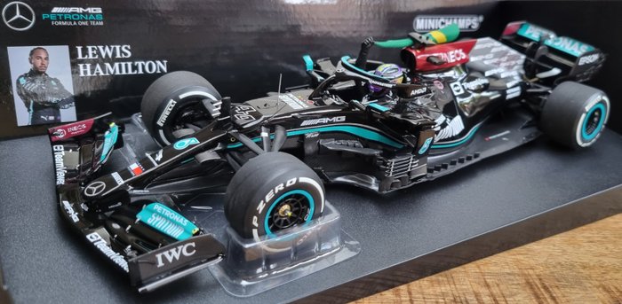 Preview of the first image of MiniChamps - 1:18 - Mercedes-AMG Petronas Formula One Team - W12 E Performance - #44 Lewis Hamilton.