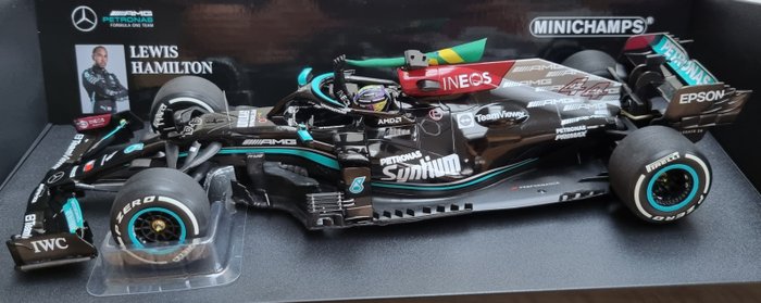 Image 2 of MiniChamps - 1:18 - Mercedes-AMG Petronas Formula One Team - W12 E Performance - #44 Lewis Hamilton