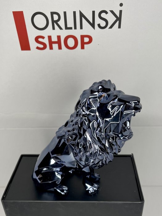 Preview of the first image of Richard Orlinski (1966) - ROARING LION SPIRIT (Pétrole Edition).