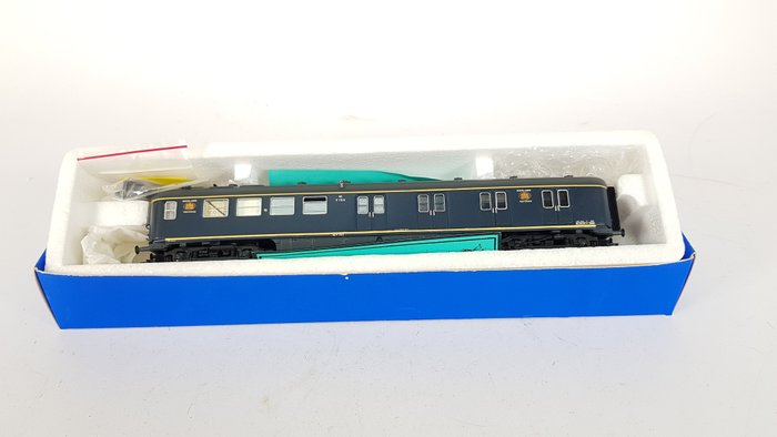 THS Spoorwegmodelbouw H0 – Passagiersrijtuig – Postrijtuig P 7912 – NS