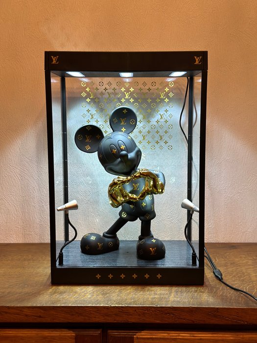Preview of the first image of Art'Pej - Mickey Louis Vuitton.