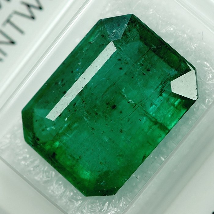 Emerald - 11.80 ct