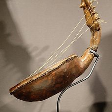 Musical instrument - Leather, Wood, string - Mangbetu - Gabon 