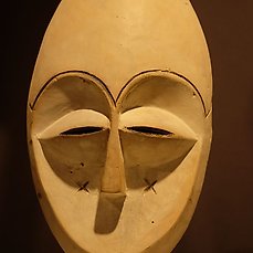 Dance mask - Wood, Kaolin - Kwele - Gabon 