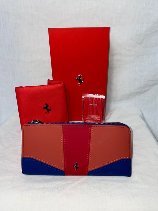 Image 2 of Accessory - Lady Livery Zip around wallet with guessets - Rocco Iannone 2021 - Ferrari - After 2000