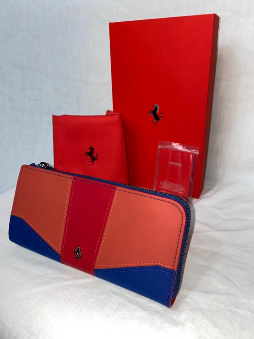 Image 3 of Accessory - Lady Livery Zip around wallet with guessets - Rocco Iannone 2021 - Ferrari - After 2000