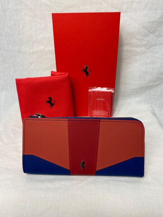 Preview of the first image of Accessory - Lady Livery Zip around wallet with guessets - Rocco Iannone 2021 - Ferrari - After 2000.