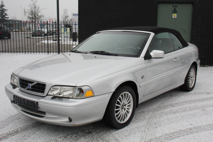 Preview of the first image of Volvo - C70 2.0 T - 2003.