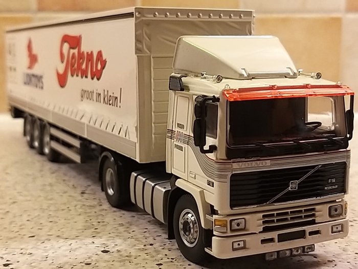 Image 2 of Tekno - 1:50 - VOLVO F16 - tractor with curtainsider trailer "Tekno - LIONTOYS"