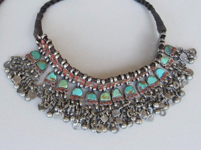 Halskette - Koralle, Silber, Türkis - Himachal Pradesh – INDIEN - Erste Hälfte des 20. Jahrhunderts        