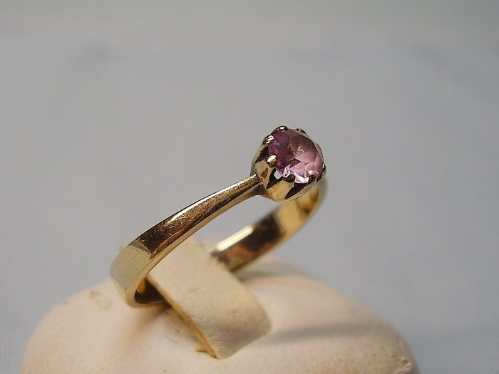 Preview of the first image of 8 kt. Gold - Ring - 0.45 ct Amethyst.