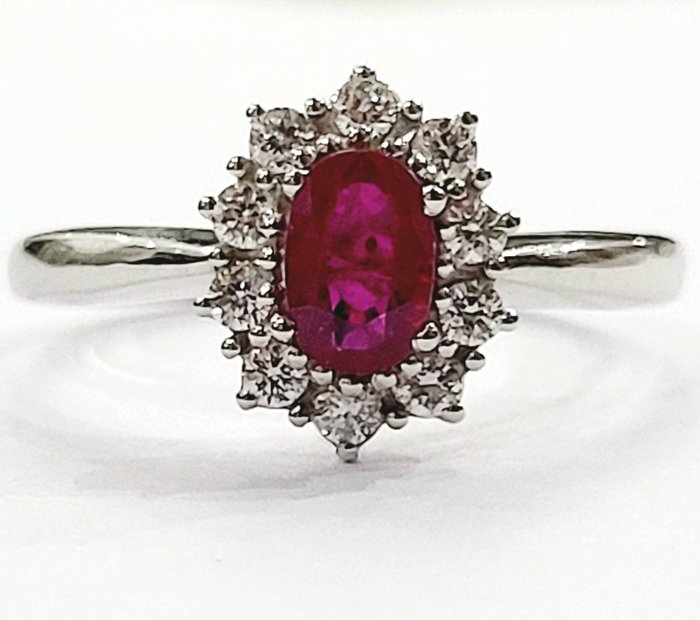 Preview of the first image of Astralia - 18 kt. White gold - Ring - 0.75 ct Ruby.
