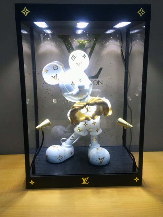Magic Arts - Mickey Mouse Louis Vuitton - Catawiki