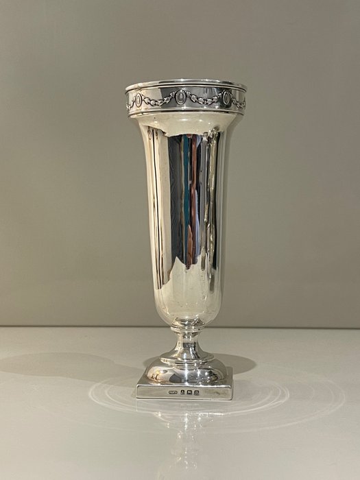 纯银花瓶 (1) - .925 银 - 英格兰 - 20世纪上半叶