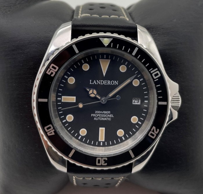 Preview of the first image of Landeron - Sub Automatic Etanche 20ATM - Men - 2011-present.