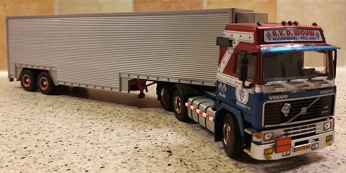 Image 3 of Tekno - 1:50 - VOLVO F12 Globetrotter - tractor with Freuhauf classic trailer "A. v.d. Wouw