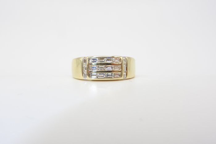 Preview of the first image of 14 kt. Gold, Yellow gold - Ring - 0.84 ct Diamond.