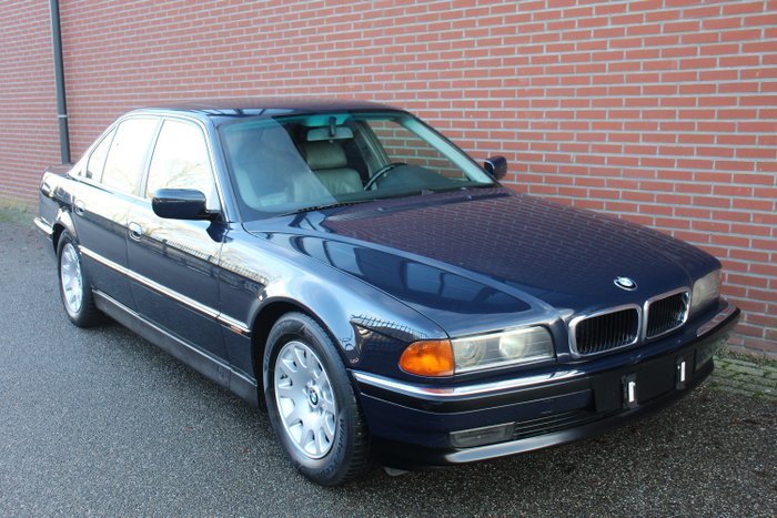 Preview of the first image of BMW - 728i - 1996.