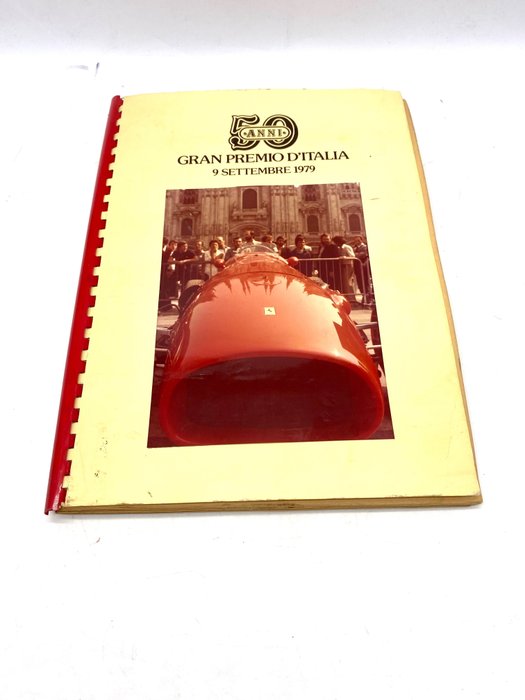 Preview of the first image of Accessory - Album fotografico Gran Premio Italia 9 settembre 1979 team Ferrari con 72 foto - Ferrar.
