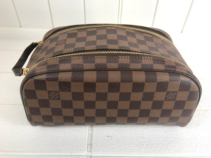 Louis Vuitton - Pochette Cosmetic Bag - Catawiki
