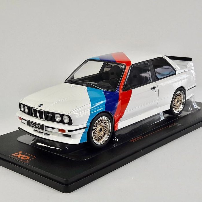 Image 3 of IXO Models - 1:18 - BMW E30 M3 1989