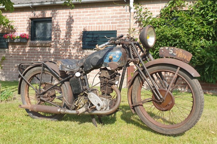 Preview of the first image of Monet-Goyon - LS3 - Sport - OHV - 250 cc - 1934.