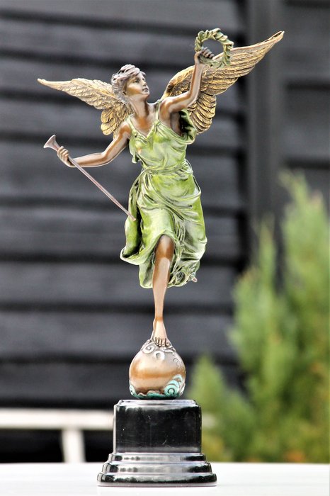Statue, winged victory - 35 cm - marbre bronzé
