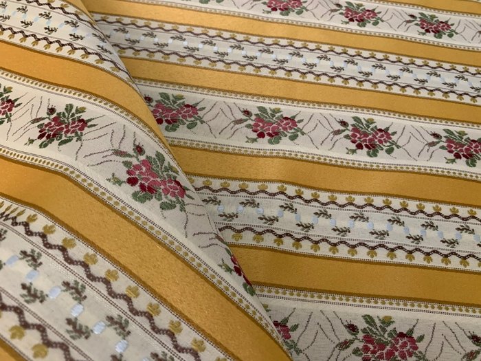 Precious San Leucio damask fabric in satin and cotton - Tessuto per tappezzeria