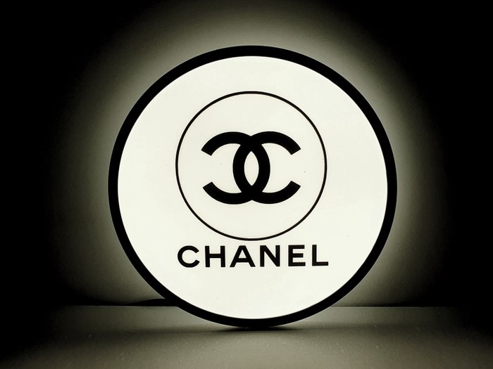 Insegna luminosa - Insegna pubblicitaria luminosa Chanel con effetto glitter diamantato. - Acciaio, Plastica