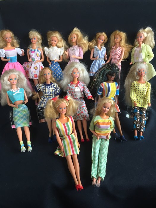 Mattel - 14 vintage Barbie popjes gemerkt 1966 - 1960-1969 - o a China