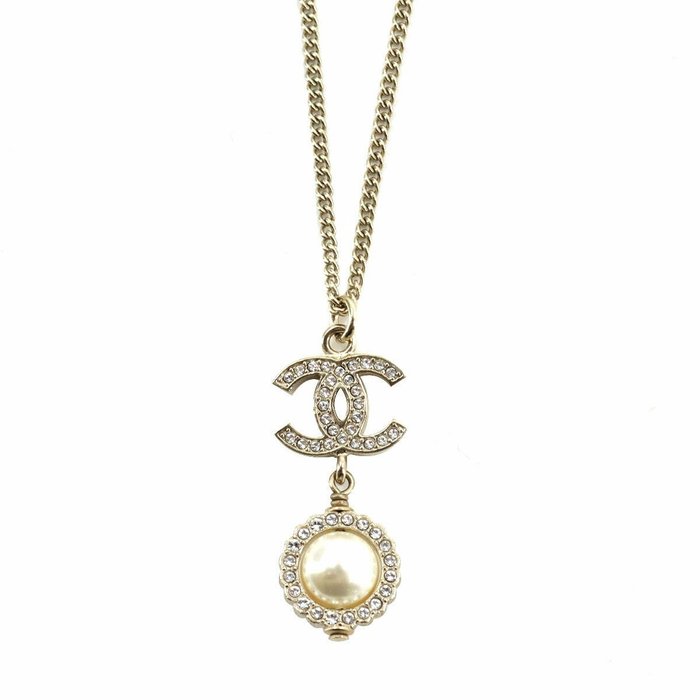 Chanel - 2019 CC Faux Pearl Pendant - Necklace - Catawiki