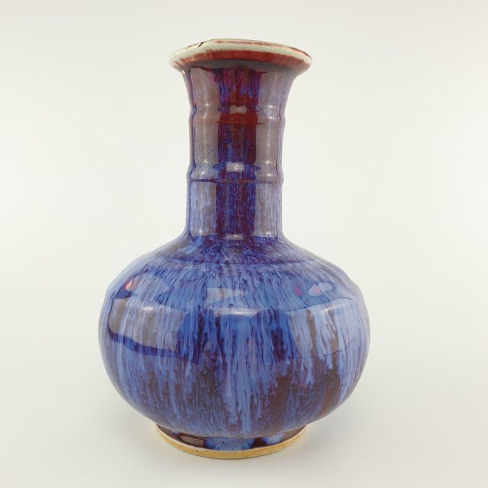 Vaso, Vaso bottiglia (1) - Sangue di bue, Flambé - Porcellana - Exquisite Chinese Flambé Bottle Vase - Cina - Repubblica Popolare Cinese (1949-presente)