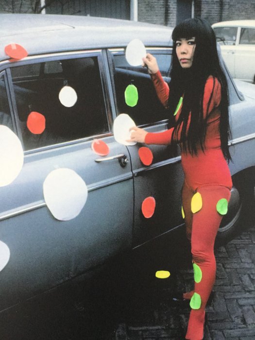 Yayoi Kusama & Harrie Verstappen – Polka Dots All Over (Car)