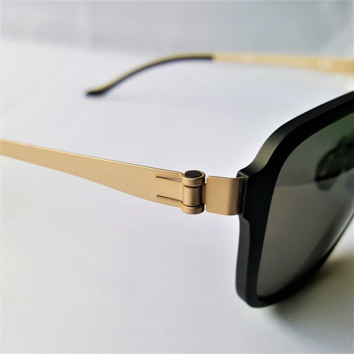 Image 3 of Accessory - Clubmaster Aviator - Gold - Polarized - New - Mercedes-Benz