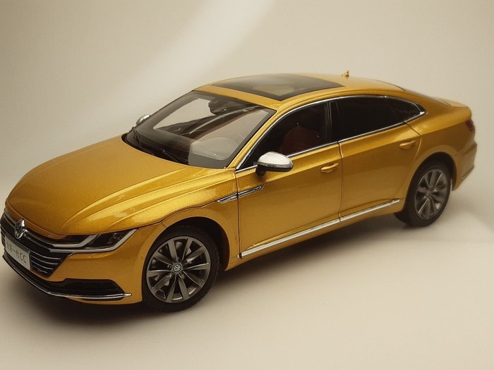 Paudi Model 1:18 - 模型車 - Volkswagen Arteon CC 2020