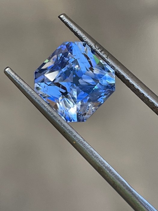 1 pcs Blue Sapphire - 4.07 ct