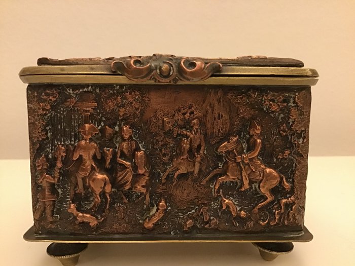 French Jewellery Box in the Oriental Style, with velvet lining