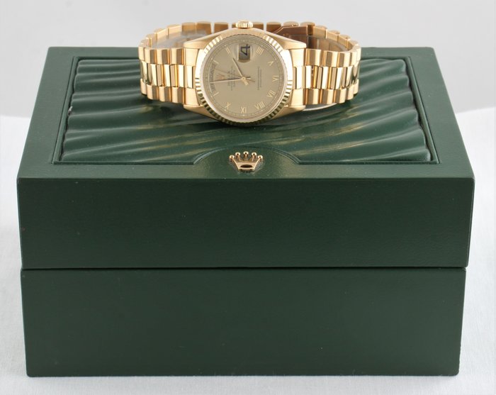 Image 2 of Rolex - Oyster Perpetual Day-Date - Yellow Gold - Ref. No: 18238 - Men - 1995