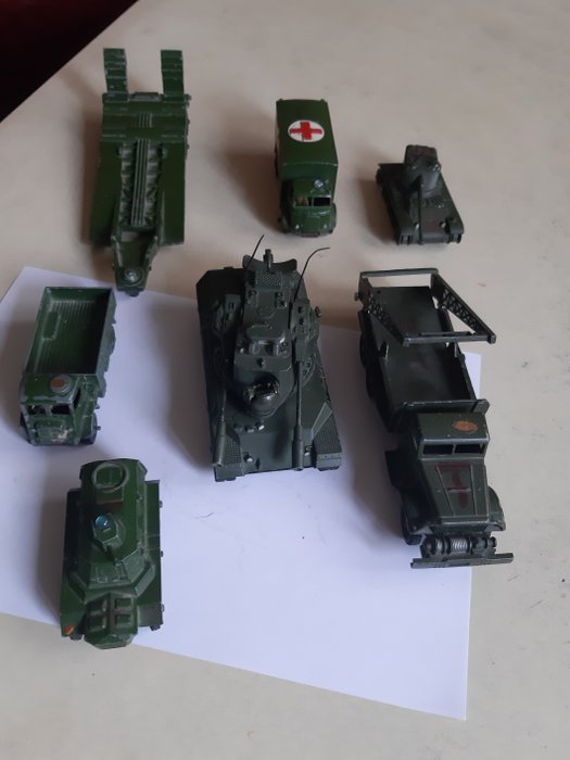 Dinky Toys - 1:43 - 7x Vehicules Militaires