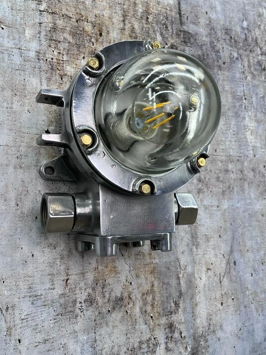 Lampe de coursive - Aluminium, Laiton