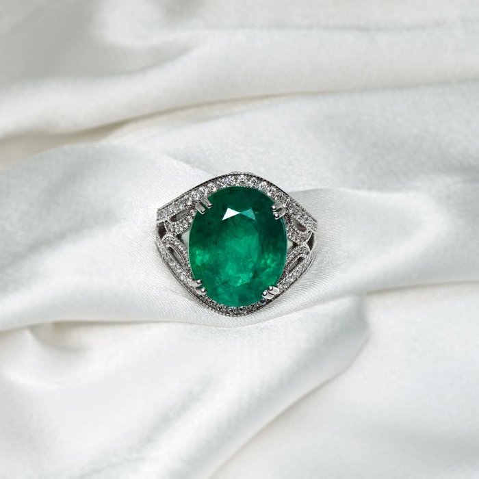 17.85ct Emerald with 1.07ct Diamonds - 18 carati Oro bianco - Anello Smeraldo - Certificato IGI