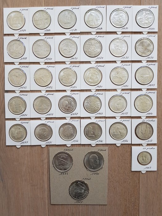 Egitto. Lot zilveren munten bestaande uit 32 x 1 pound (1974-1983) _ 10 & 20 piastres 1937 (44 x)