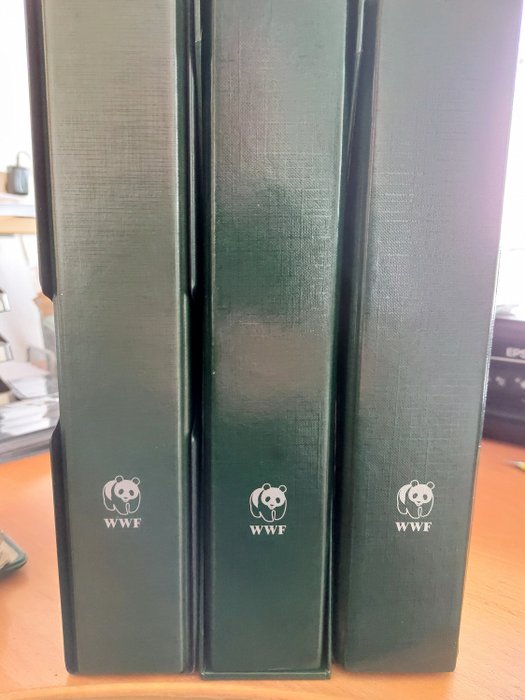 Welt - WWF collection in three luxury albums with slipcase