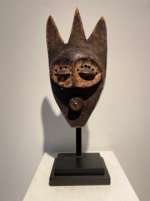 Mask (1) - Wood, pigment - Pende - Belgian Congo 
